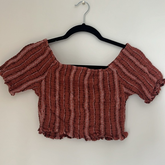 Smocking Detailed Cropped Top - Picture 2 of 2